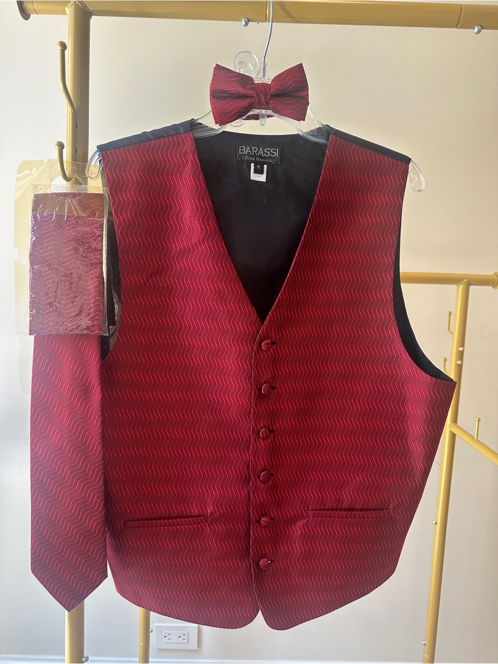 Men’s Barassi Red/Burgundy Tuxedo Vest / Matching Ties / Pocket Square SIZE MED